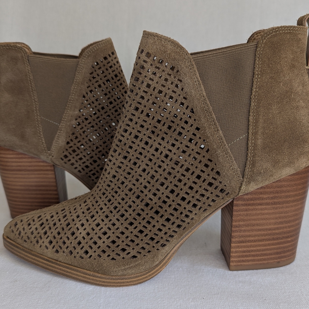 Marc Fisher - Arwen Suede Ankle Boots Size9
